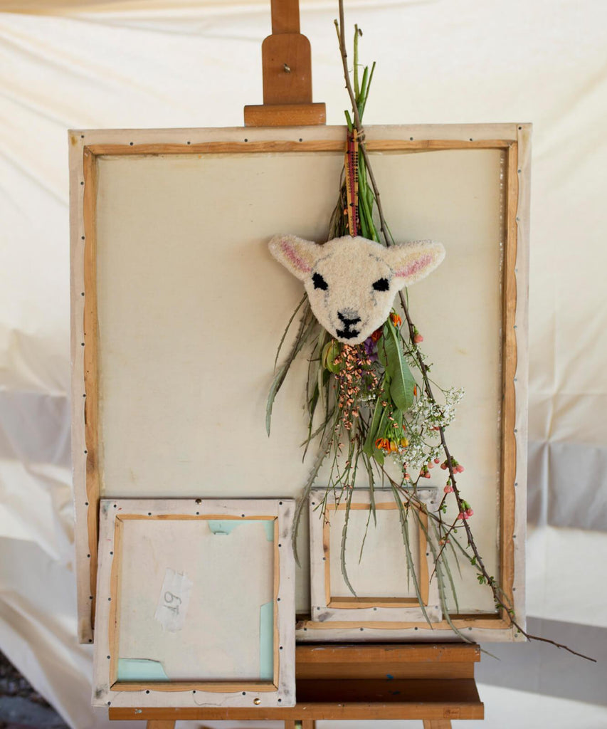 Whooly Lamb Gift Hanger