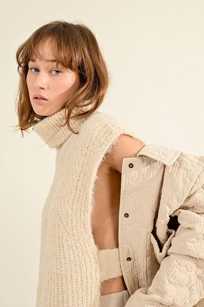 Cream sleeveless sweater outlet