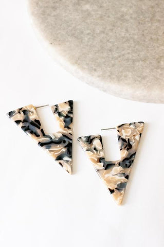 Vera Wide Tan Tortoise Earring